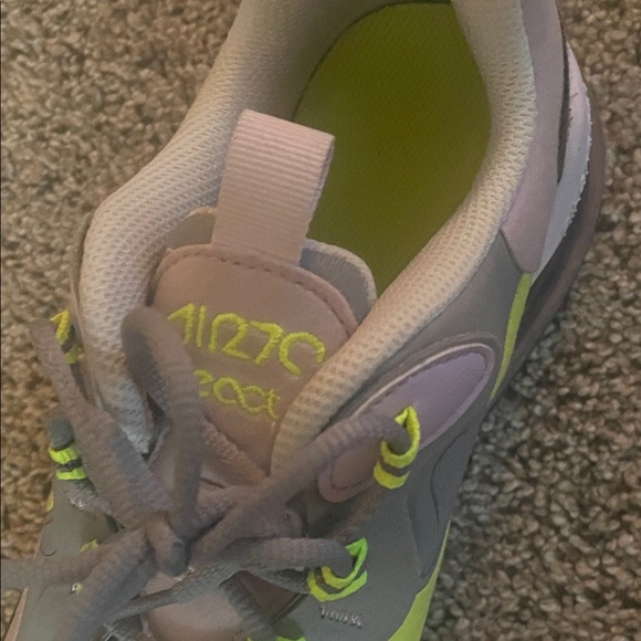 Nike Air 270 React Grey Purple Sneakers - Picture 2 of 4